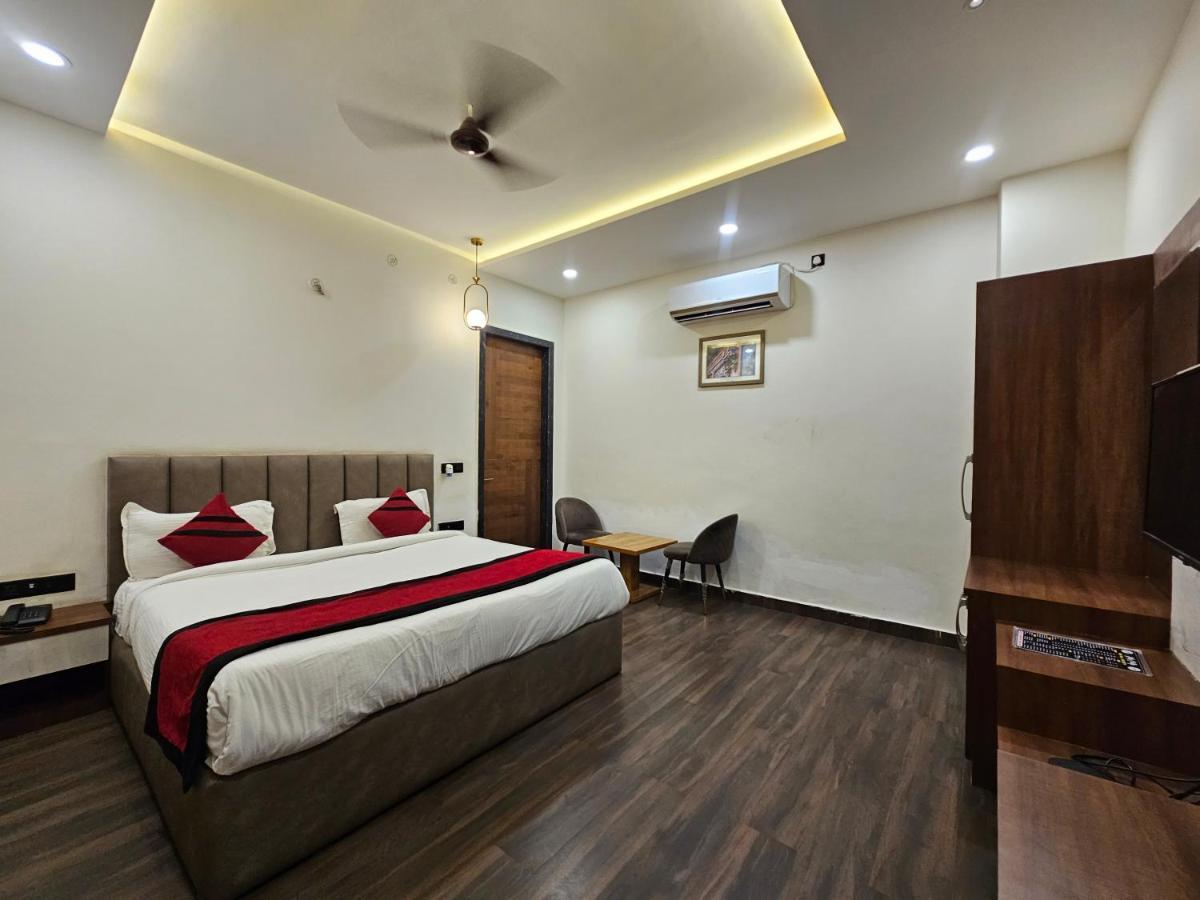 Ayodhya Rbs Hotel And Lawn מראה חיצוני תמונה
